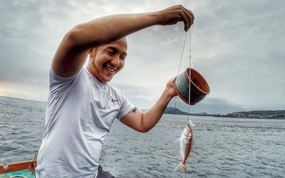 Visitors can explore the life of local fishermen through fishing activities